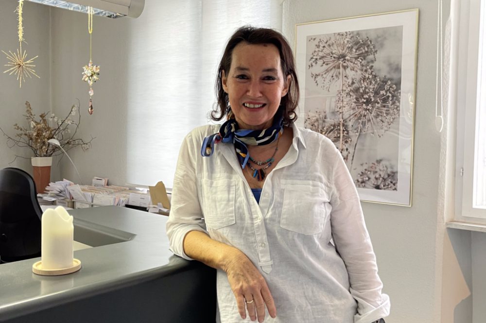 Mitarbeiterin am Empfang